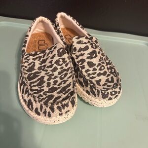 Hey Dude Black and White Moccasins Casual Slip-On women’s size 6